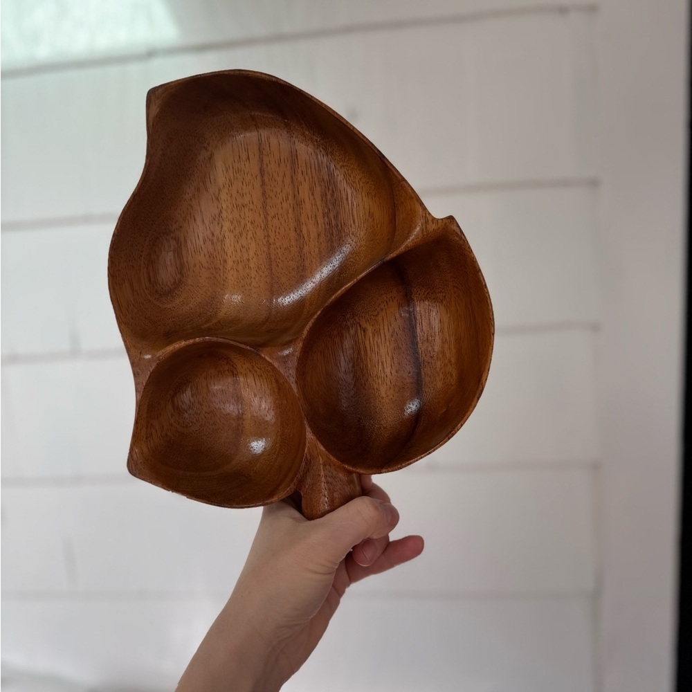 Vintage mid-century monkey pod wood serving bowl Hawaiian signed - Picture 3 of 4